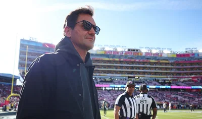 Federer fait une apparition au Super Bowl : ses confidences inédites sur la grande finale du football américain
