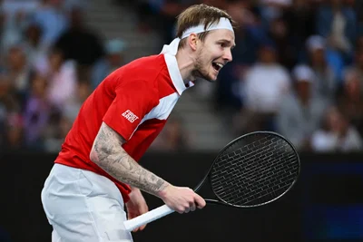 Bublik bat Hurkacz après un scénario totalement fou à Rotterdam !