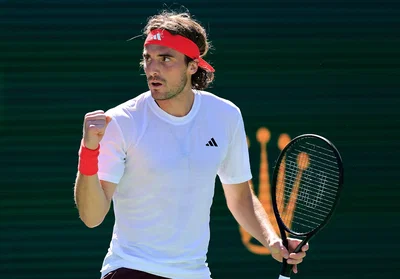 ATP Doha : Tsitsipas réussit son entrée en lice et retrouvera Medvedev