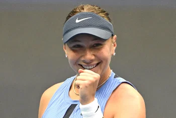 WTA Дубай: Анисимова вырывает победу у действующей чемпионки Андреевой в драматичном матче