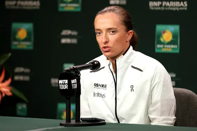 Iga Swiatek avant Indian Wells : « Ce serait bien d’aller plus loin » — la n°2 mondiale se livre sans filtre sur son début de saison