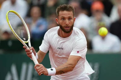 « Ils nous font croire qu’il faut faire la guerre pour avoir la paix », déplore Moutet