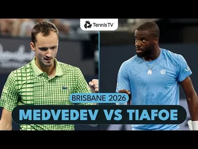 Medvedev impitoyable à Brisbane : un cours magistral de 59 minutes stoppe l'élan de Tiafoe