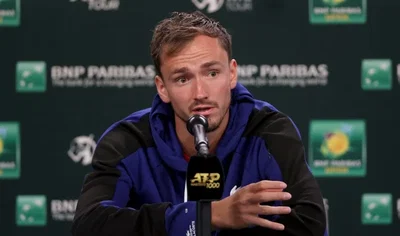 « Jannik et Carlos sont bien meilleurs que nous, tout comme l’étaient Djokovic, Federer et Nadal », déclare Medvedev