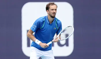 Medvedev éliminé dès le troisième tour à Miami par Cerundolo, le top 10 déjà largement décimé