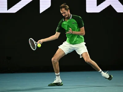 Brisbane : Medvedev se sort du piège Majchrzak et obtient une 52e demi-finale sur dur