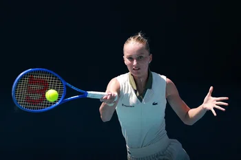 Charleston : malgré son changement de nationalité, Polina Kudermetova fait face au refus de poignée de main de l'Ukrainienne Olyinykova