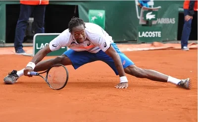 Monfils souffre mais passe face à Fognini à Roland Garros !