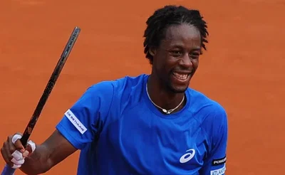 Monfils bat Federer et ramène la France à 1-1 en finale !