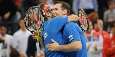 Llodra et Clément donnent l'avantage à la France