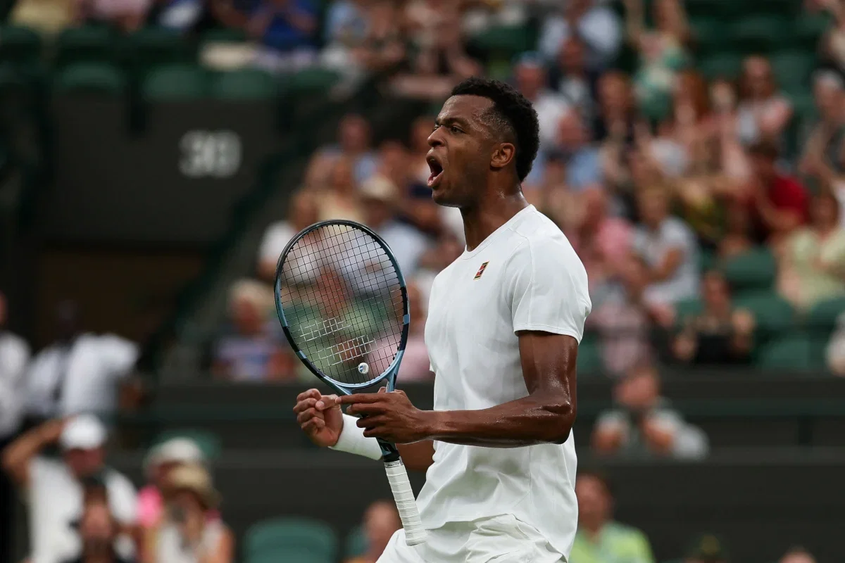 « Je n’avais jamais vu ça » : Mpetshi Perricard abasourdi par le départ express de Roig, parti rejoindre Swiatek