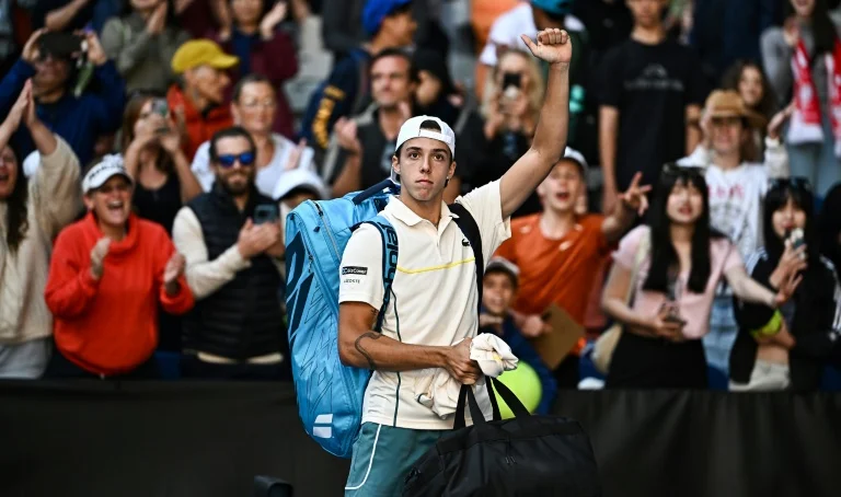 « Prendre les bonnes décisions pour la suite » : Cazaux forfait plusieurs semaines et très incertain pour Roland-Garros